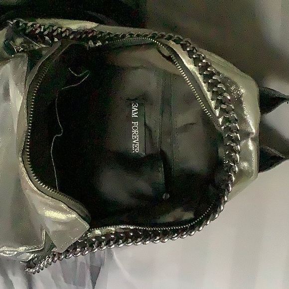 Backpack - Picture 3 of 3